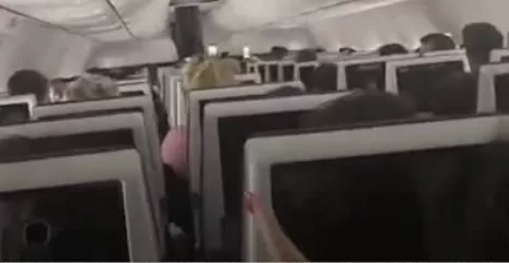 Apuñalamiento en un vuelo rumbo a Israel: qué se sabe del grave incidente ocurrido en la cabina