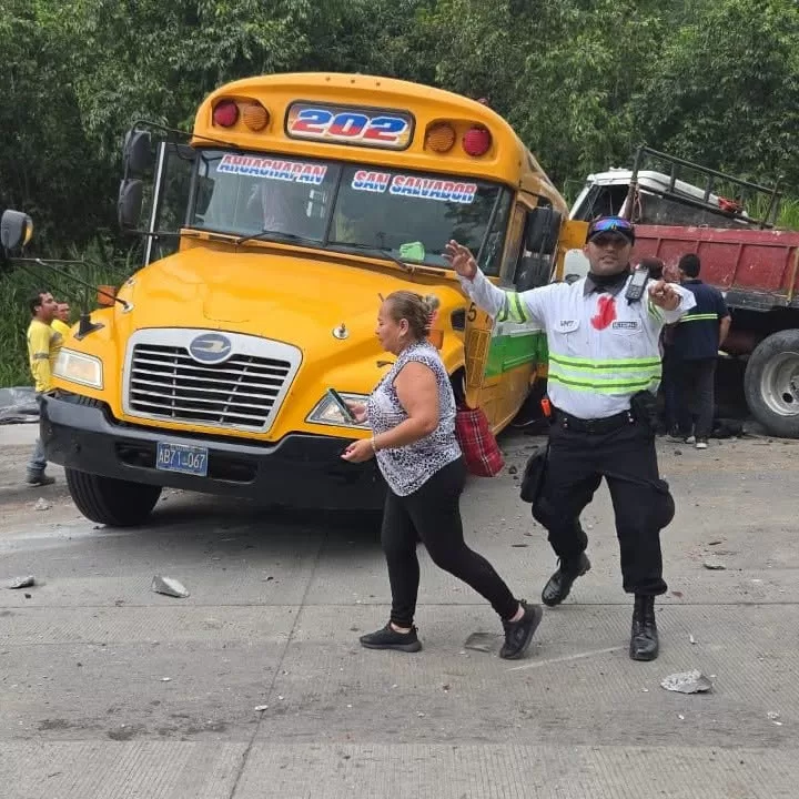 Última hora: múltiple accidente en Los Chorros deja varios lesionados